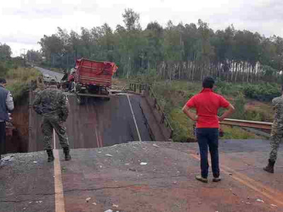 Duas pessoas morrem em queda de ponte no Paraguai
