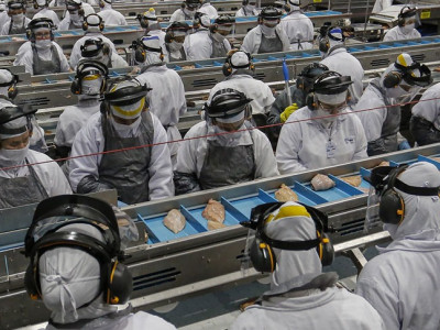 Após três meses de queda, produção industrial cresce 1,4% em maio Após três meses de queda, produção industrial cresce 1,4% em maio