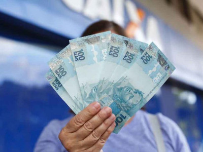 Auxílio emergencial: saques e transferências são liberados para trabalhadores nascidos em junho Auxílio emergencial: saques e transferências são liberados para trabalhadores nascidos em junho