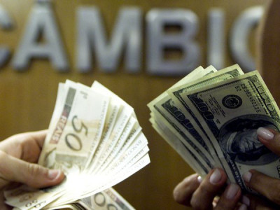 Bolsa cai com preocupações com variante delta e China Bolsa cai com preocupações com variante delta e China