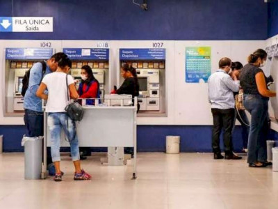 Governo prorroga auxílio emergencial por três meses e benefício vai até outubro Governo prorroga auxílio emergencial por três meses e benefício vai até outubro