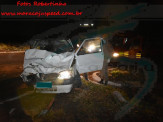Maracaju: Bombeiros atendem ocorrência de colisão entre caminhonete e veículo de passeio em rotatória na BR-267
