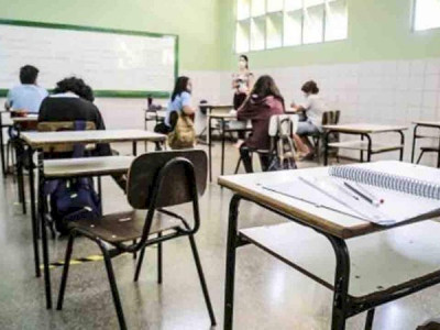 SED vai exigir comprovante para justificar falta de aluno em aula presencial na rede estadual 