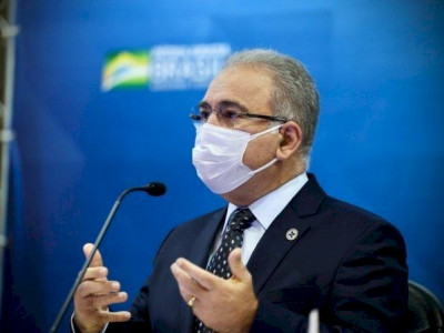 A pedido de Bolsonaro, Ministério da Saúde estuda desobrigar uso de máscara  A pedido de Bolsonaro, Ministério da Saúde estuda desobrigar uso de máscara