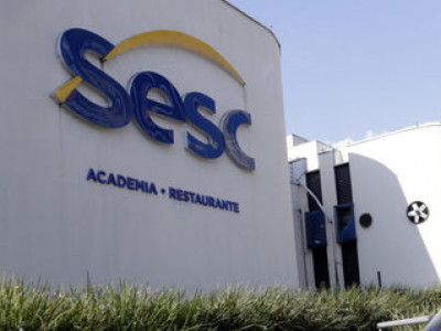 Sesc abre vagas na área de informática com salários de R$ 6,1 mil a R$ 7,2 mil 