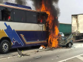 Acidente na Dutra deixa 6 mortos e 7 feridos; veja fotos Acidente na Dutra deixa 6 mortos e 7 feridos; veja fotos