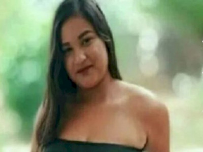 Adolescente morre após sofrer descarga elétrica enquanto usava chapinha Adolescente morre após sofrer descarga elétrica enquanto usava chapinha