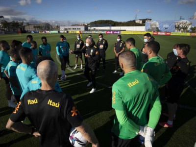 Chile e Brasil jogam hoje pelas eliminatórias da Copa em Santiago  Chile e Brasil jogam hoje pelas eliminatórias da Copa em Santiago