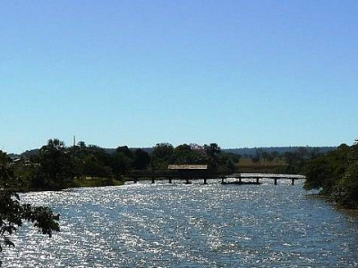 Durante banho de rio com a família, adolescente morre afogado em MS Durante banho de rio com a família, adolescente morre afogado em MS
