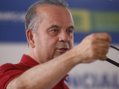 Ministro do Desenvolvimento anuncia construção de mais 10 mil casas em MS Ministro do Desenvolvimento anuncia construção de mais 10 mil casas em MS