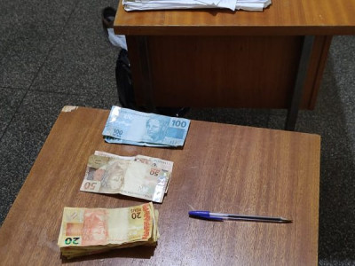 Policia encerra festa clandestina regada a droga e realiza apreensões Policia encerra festa clandestina regada a droga e realiza apreensões