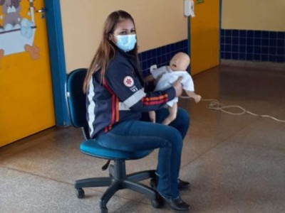 Professores da educação infantil recebem aulas de primeiros socorros  Professores da educação infantil recebem aulas de primeiros socorros