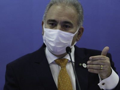 Queiroga critica estados por aplicar vacinas em jovens sem autorização da Anvisa  Queiroga critica estados por aplicar vacinas em jovens sem autorização da Anvisa