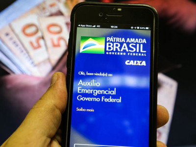 Trabalhadores nascidos em dezembro podem sacar auxílio emergencial Trabalhadores nascidos em dezembro podem sacar auxílio emergencial