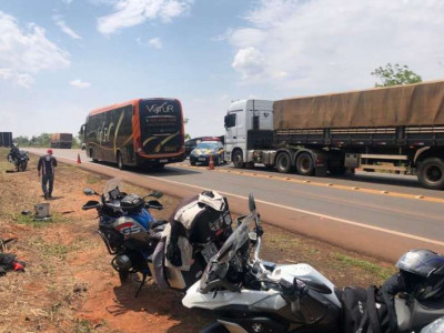 Acidente envolvendo motocicleta e carreta mata ex-prefeito e esposa Acidente envolvendo motocicleta e carreta mata ex-prefeito e esposa