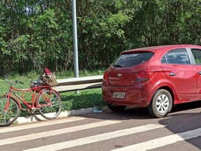 Ciclista bate em carro e morre em Campo Grande