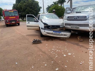 Colisão entre veículos deixa mulher ferida na Avenida Antero Lemes 