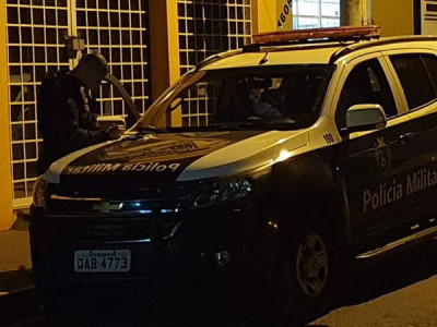 Com tornozeleira eletrônica, homem é preso por fornecer falsa identidade à polícia Com tornozeleira eletrônica, homem é preso por fornecer falsa identidade à polícia