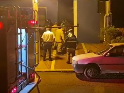 Explosão de gás em pizzaria causa tremor e assusta moradores na fronteira Explosão de gás em pizzaria causa tremor e assusta moradores na fronteira