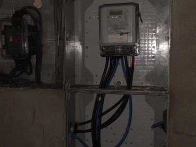 Homem é preso quando tentava furtar cabos elétricos do padrão de laboratório Homem é preso quando tentava furtar cabos elétricos do padrão de laboratório