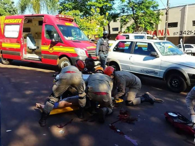 Idosa é atropelada no Centro e levada a hospital em estado grave Idosa é atropelada no Centro e levada a hospital em estado grave