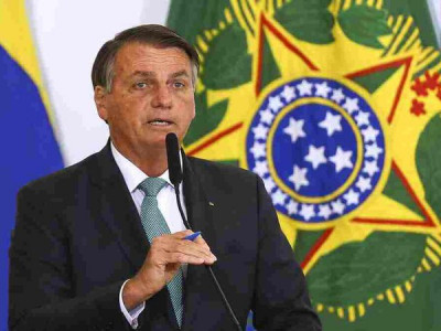 Moraes dá 30 dias para PF ouvir Bolsonaro no inquérito sobre interferência