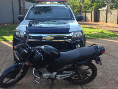 Moto furtada enquanto proprietário almoçava, é recuperada pela PM Moto furtada enquanto proprietário almoçava, é recuperada pela PM