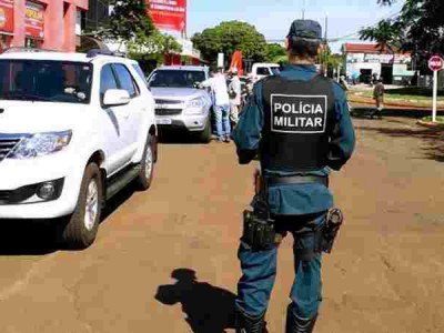 PM de Dourados prende foragido da Justiça e recupera veículo roubado PM de Dourados prende foragido da Justiça e recupera veículo roubado