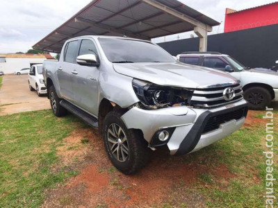 Polícia prende empresário que furou sinal e atropelou adolescente em Costa Rica Polícia prende empresário que furou sinal e atropelou adolescente em Costa Rica
