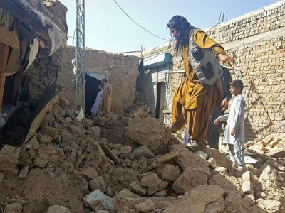 Terremoto mata pelo menos 20 no Paquistão; centenas estão feridos Terremoto mata pelo menos 20 no Paquistão; centenas estão feridos