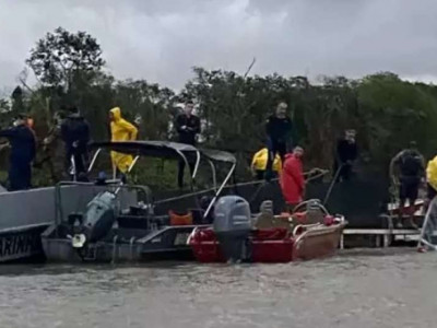 Três corpos são encontrados após embarcação naufragar em rio 