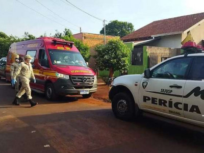 Homem acha namorado enforcado na Vila Carvalho; polícia investiga Homem acha namorado enforcado na Vila Carvalho; polícia investiga