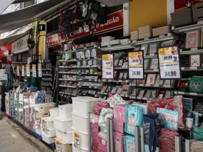 IBGE: vendas no comércio têm redução de 1,3% em setembro IBGE: vendas no comércio têm redução de 1,3% em setembro