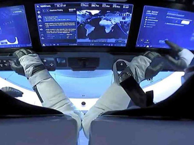 Nova equipe de astronautas chega à Estação Espacial Internacional Nova equipe de astronautas chega à Estação Espacial Internacional