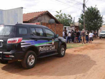 Rapaz que matou amigo em roleta-russa ficará em casa com tornozeleira Rapaz que matou amigo em roleta-russa ficará em casa com tornozeleira