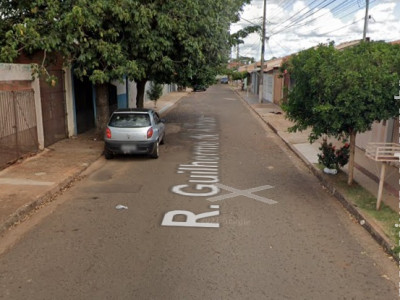 Rapaz sai para trabalhar e tem arma apontada para cabeça no Buriti Rapaz sai para trabalhar e tem arma apontada para cabeça no Buriti