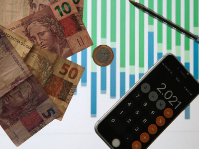 Senado aprova o Programa de Estímulo ao Crédito Senado aprova o Programa de Estímulo ao Crédito