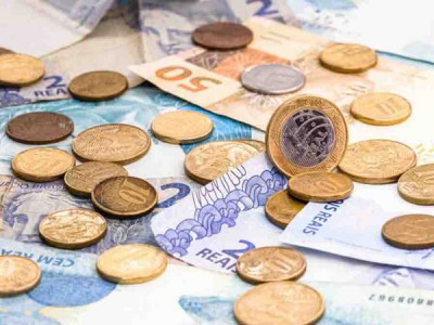 Trabalhadores nascidos em agosto podem sacar auxílio emergencial nesta sexta-feira Trabalhadores nascidos em agosto podem sacar auxílio emergencial nesta sexta-feira