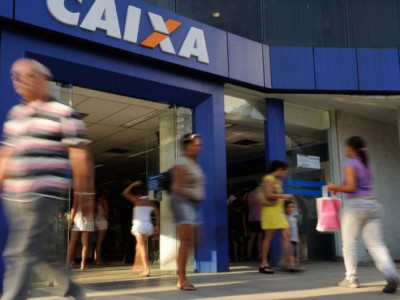 Clientes da Caixa podem regularizar dívidas em atraso até dia 30 Clientes da Caixa podem regularizar dívidas em atraso até dia 30