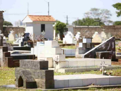 Semana termina com cinco sepultamentos sendo realizados em Campo Grande Semana termina com cinco sepultamentos sendo realizados em Campo Grande