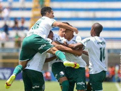 Palmeiras vence Internacional e avança às quartas de final da Copinha Palmeiras vence Internacional e avança às quartas de final da Copinha