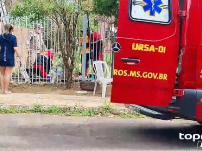 Bombeiros tentam reanimar vítima de choque elétrico no Jardim Imá Bombeiros tentam reanimar vítima de choque elétrico no Jardim Imá