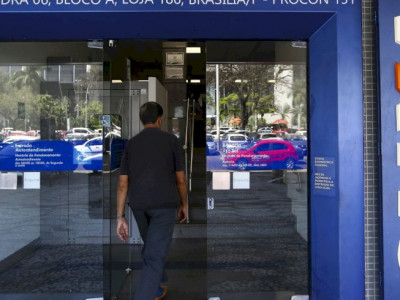 Caixa libera abono salarial para trabalhadores nascidos em abril