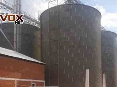 Trabalhadores paraguaios morrem soterrados após caírem em silo de soja Trabalhadores paraguaios morrem soterrados após caírem em silo de soja