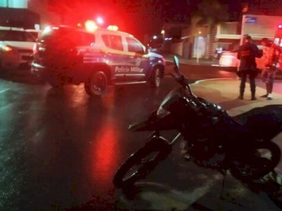 Adolescente sem CNH fica ferido ao bater moto em caminhonete em Ivinhema Adolescente sem CNH fica ferido ao bater moto em caminhonete em Ivinhema