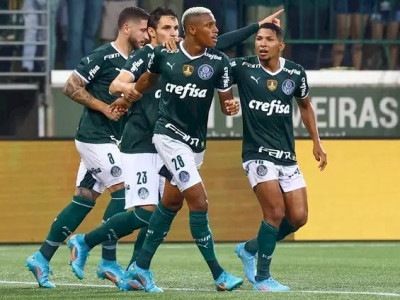 Palmeiras bate o Corinthians e garante melhor campanha geral