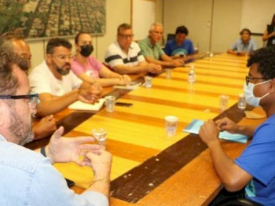 Professores de Dourados seguem com greve e Câmara vai mediar negociações