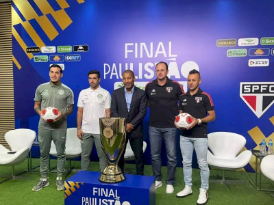 Técnicos de São Paulo e Palmeiras se encontram na véspera da final
