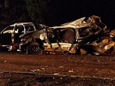 Motorista bate em caminhão, é arremessado e morre atropelado na BR-163 Motorista bate em caminhão, é arremessado e morre atropelado na BR-163