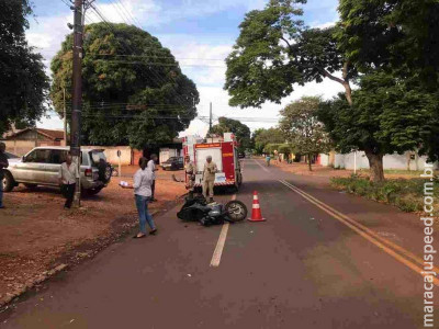 Acidente entre moto e carro deixa mulher gravemente ferida em Dourados